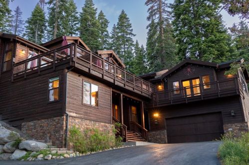11298 Ski Slope Way, Truckee CA  96161-6603 exterior