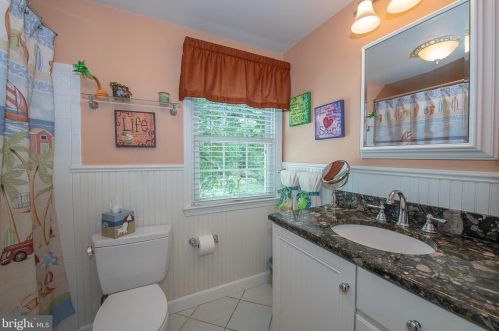 614 Westwind Dr, Berwyn PA  19312-1144 exterior