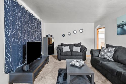 3243 Jeffrey Dr, Mckeesport, PA 15133-2203