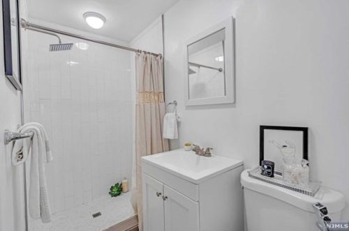 3104 Summit Ave, Union City NJ  07087-2415 exterior