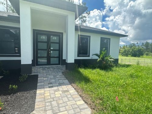 616 Monroe Ave, Lehigh Acres, FL 33972-4631