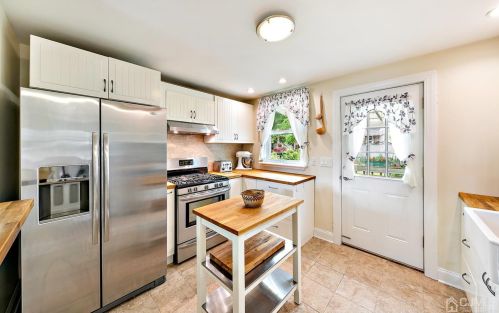 336 Dekalb Ave, Woodbridge NJ  07095-1838 exterior