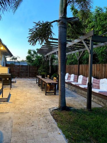 7800 Olive Ave, West Palm Beach, FL 33405-5047