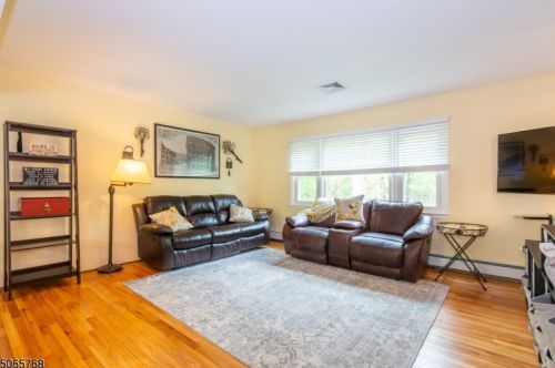 420 Drakestown Rd, Roxbury Township NJ  07836-9648 exterior