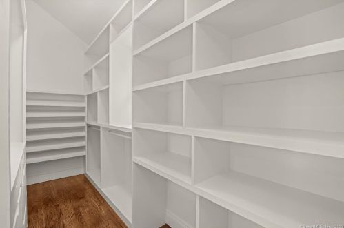 26 Bonheur Rd, Bridgeport CT  06611-3404 exterior