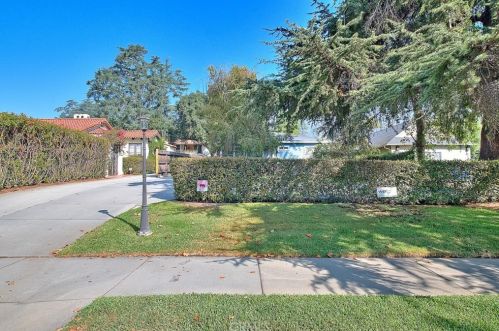 537 Sierra Madre Blvd, Sierra Madre, CA 91024-2115