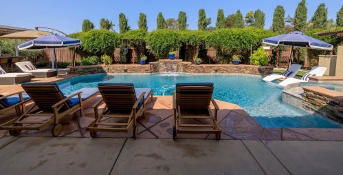 10709 Goldsborough Cir, Valley Home CA  95361-7648 exterior