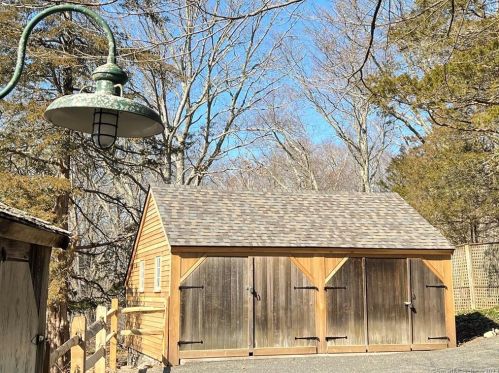 282 Joshuatown Rd, Lyme CT  06371-3035 exterior