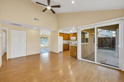 5820 Merlindale Dr, Citrus Heights CA  95610-6728 exterior