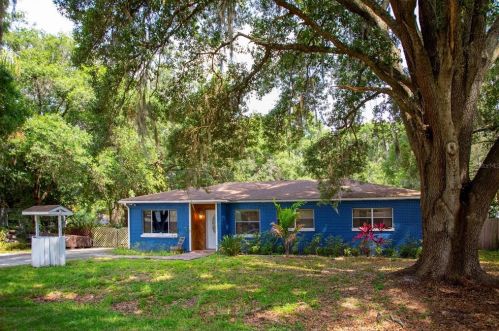 1411 May St, Lutz, FL 33548-4923
