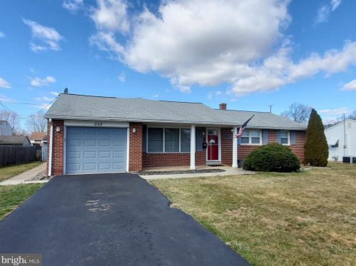 310 Laurelwood Dr, Douglassville, PA 19518-1010