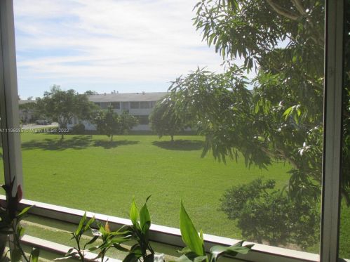 95 Kent F, West Palm Beach, FL 33417-1712