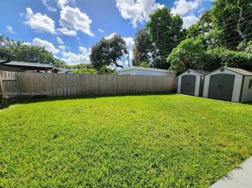 2040 57th Ter, Hollywood FL  33021-3821 exterior