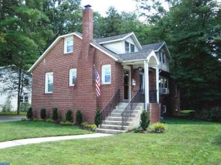 106 Erie Ave, Barrington, NJ 08007-1327