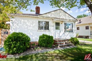 3812 Center Dr, Cleveland OH  44134-4622 exterior