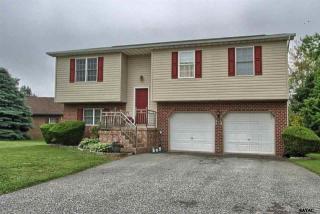4 Campus Ct, Strinestown, PA 17345-1526