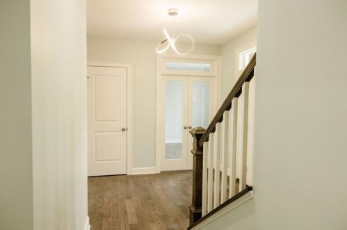 10 Woodward Rd, Lincoln RI  02865-4917 exterior