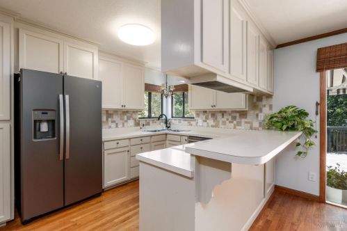 380 Jefferson Ln, Ukiah CA  95482-6618 exterior