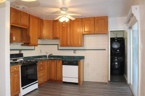 1 Nancy Dr, Jeannette PA  15644-1040 exterior