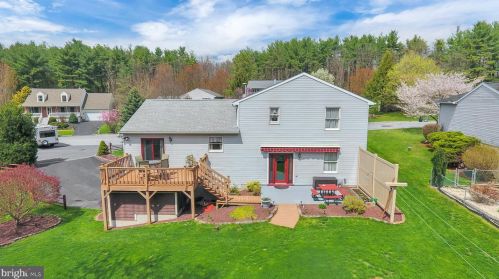 5805 Hillsborough Ct, Harrisburg PA  17111-4736 exterior