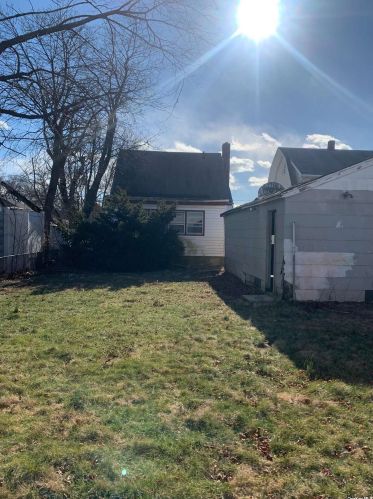 120 Henry St, Roosevelt, NY 11575-1327