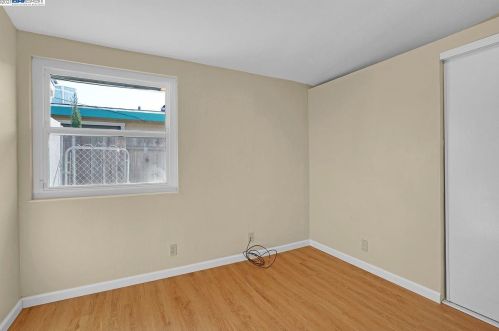 27065 Portsmouth Ave, Hayward CA 94545-3324 exterior