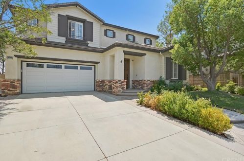 24306 Foxglove Pl, Santa Clarita CA  91354-4922 exterior
