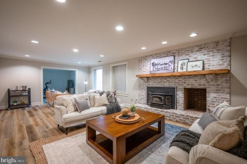 281 Golden Woods Ct, Great Falls VA  22066-4152 exterior