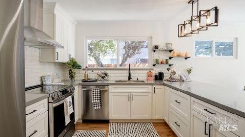 252 Livingston Ave, Vacaville CA  95687-6415 exterior
