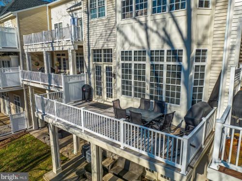 18285 Mullfield Village Ter, Leesburg VA  20176-7466 exterior