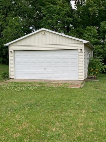 5876 Meadowridge Ct, Darbydale, OH 43123-9621