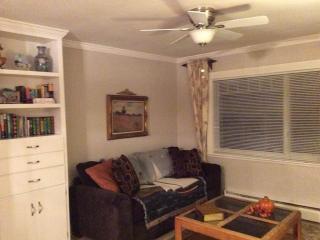 985 Roosevelt St, Monterey CA  93940-2142 exterior