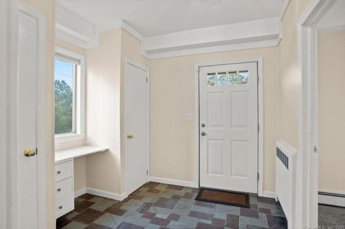 23 Elmer St, Stamford, CT 06907-1503