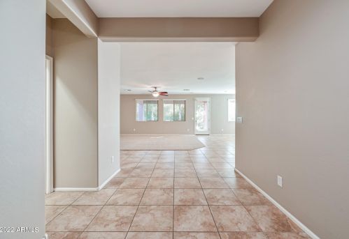 8767 Fleetwood Ln, Glendale, AZ 85305-3405
