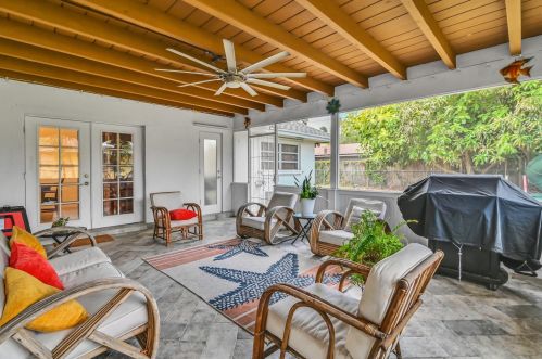 1667 39th St, West Palm Beach, FL 33407-3635