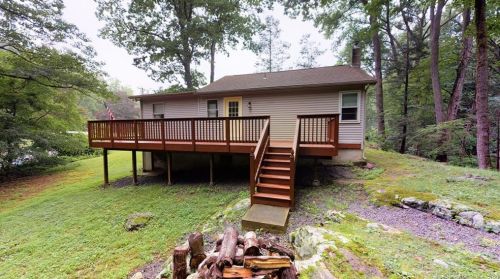 24 Danfred St, Danbury, CT 06810-8317