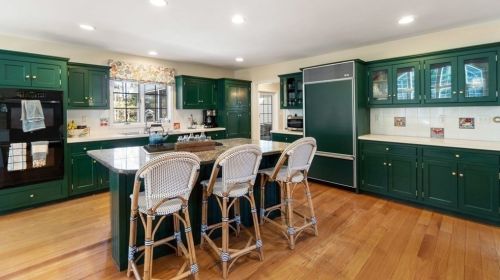 22 Main St, Dover MA  02030-2026 exterior