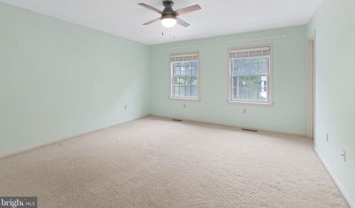 781 Zermatt Dr, Hummelstown PA  17036-9703 exterior