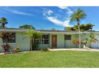 3324 Mayflower St, Sarasota, FL 34231-8210