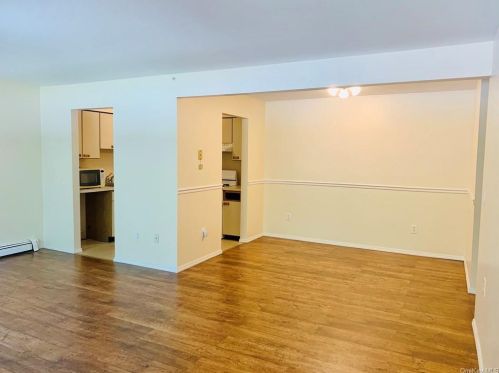 1 Ruth Ct, Middletown NY  10940-5328 exterior