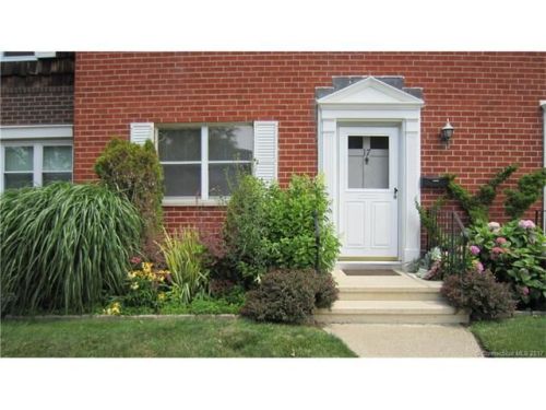 17 Shea Ave, Milford CT  06460-6153 exterior