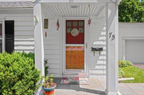75 Knickerbocker Ave, Stamford, CT 06907-2517