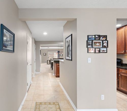 703 Manor Dr, Noblestown, PA 15071-1760