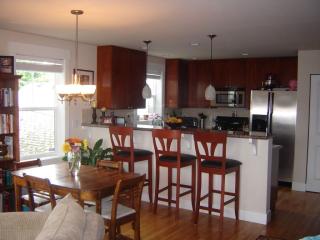1314 95th St, Seattle, WA 98103-3307