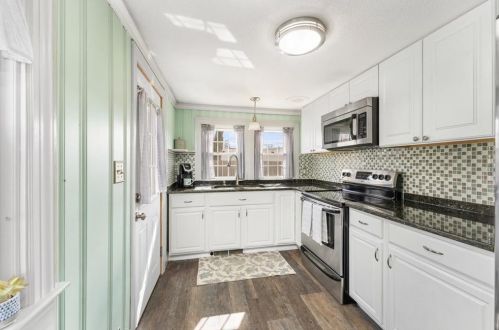 34 Homewood Ave, North Providence RI  02911-2907 exterior