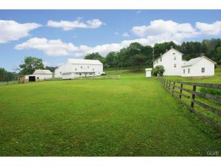 6122 Bottom Rd, Slatington, PA 18080-3169