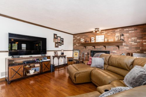 1320 Old Springfield Rd, London OH  43140-9202 exterior