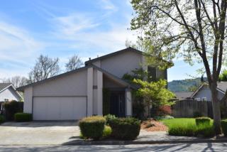 950 6th St, Gilroy, CA 95020-5914