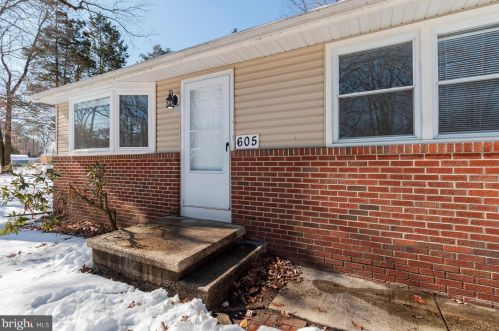 605 Washington Ave, West Deptford NJ  08096-4563 exterior