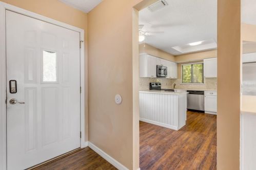 2819 Silver Palm Dr, Edgewater FL 32141-5501 exterior